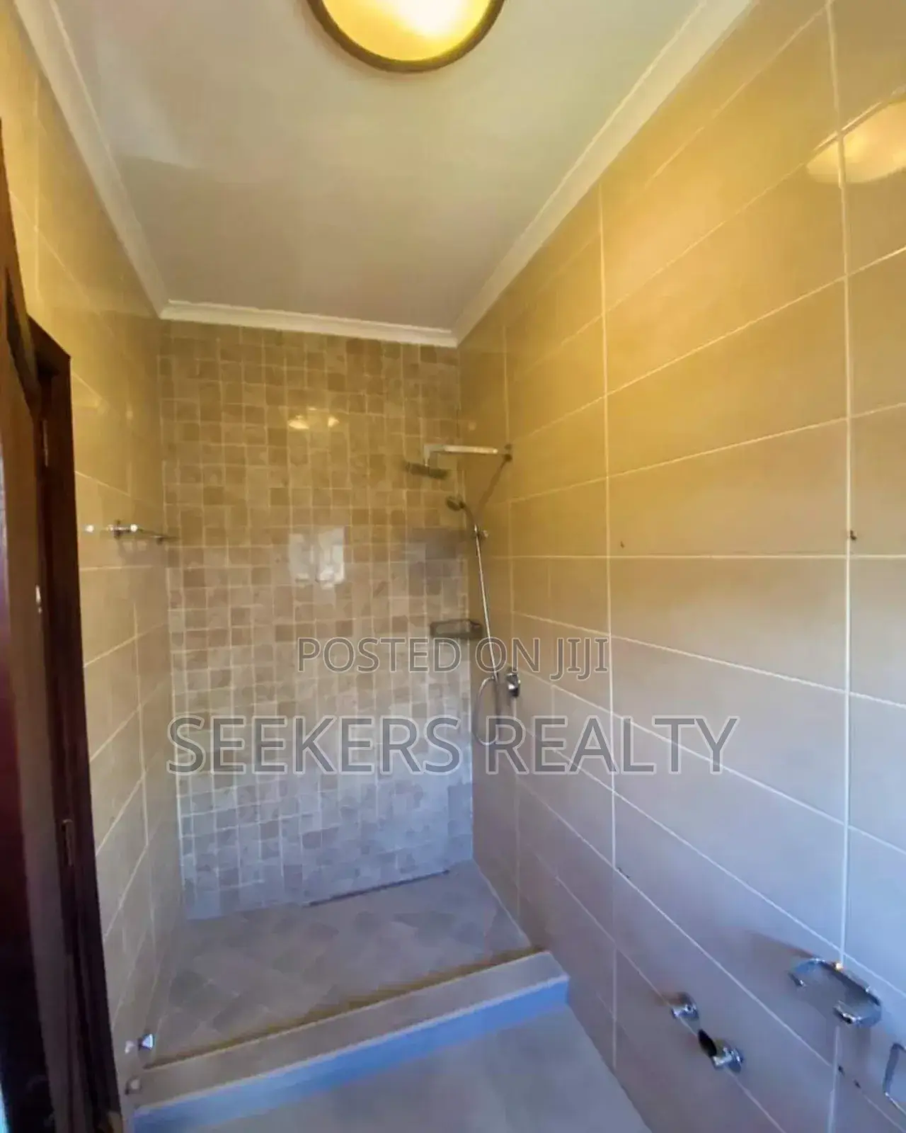 4bdrm Townhouse / Terrace in Seekers Realty, Cantonments for rent in Cantonments