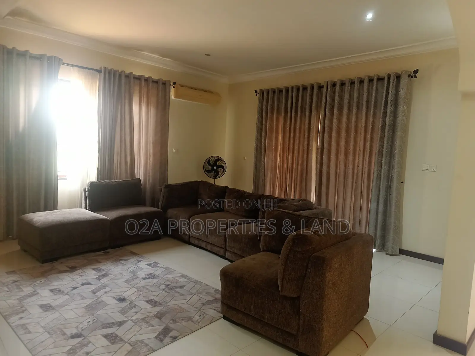 Furnished 5bdrm House in Sakumono for sale in Sakumono