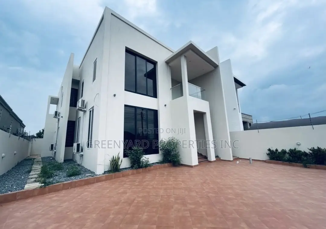 4bdrm House in Lakeside for sale in Lake Side Estate