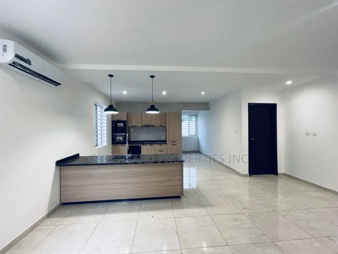 4bdrm House in Lakeside for sale in Lake Side Estate