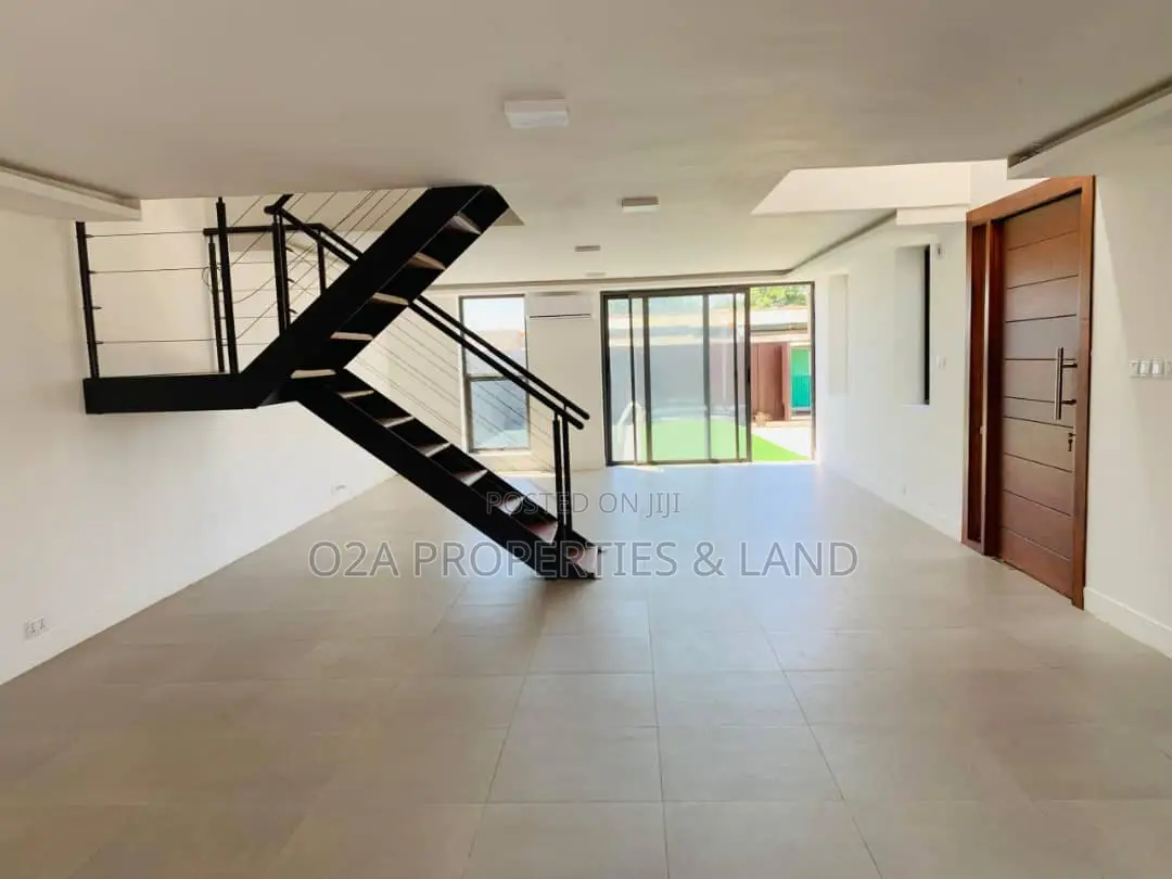 3bdrm House in South Labadi, Olympia for sale in Olympia
