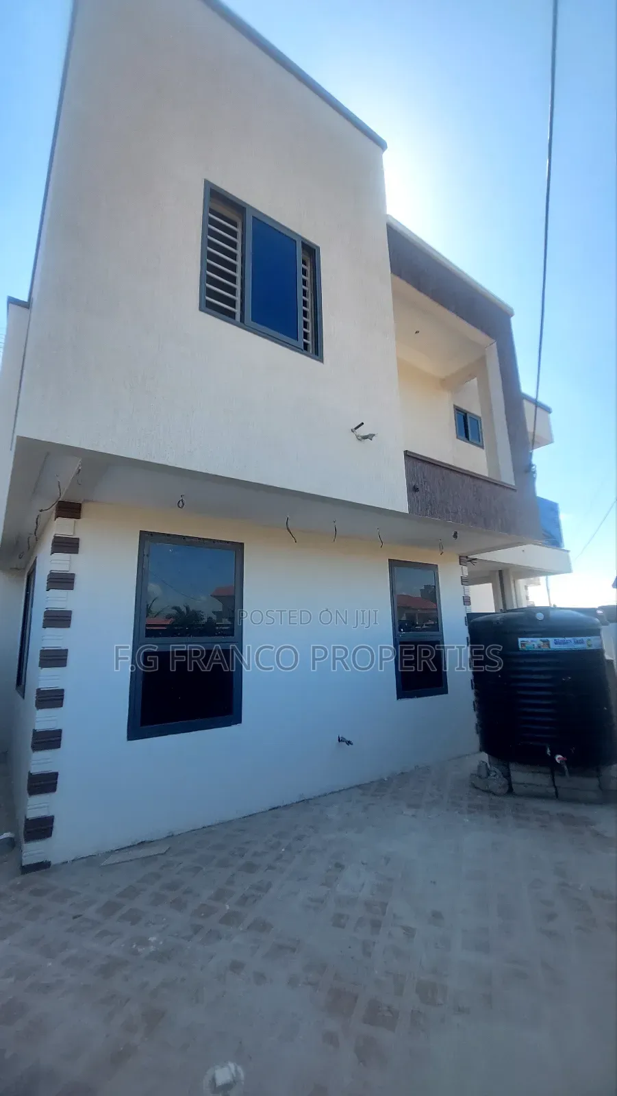 4bdrm House in Kg. Franco, Spintex for sale in Spintex
