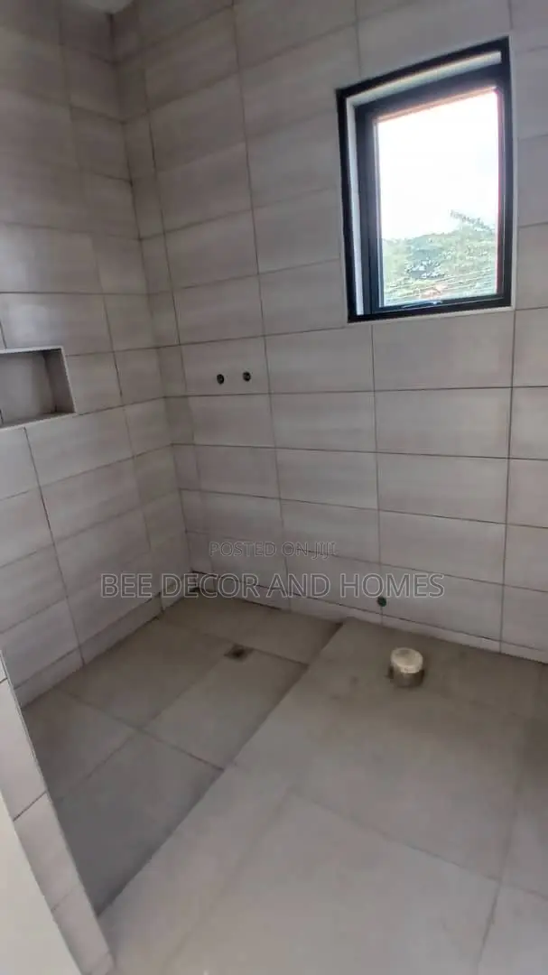 3bdrm Townhouse/Terrace in Bee Decor & Homes, West Legon for sale in West Legon