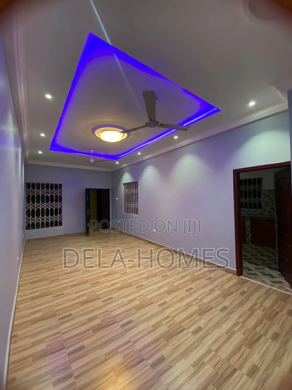Chamber and Hall in Adenta