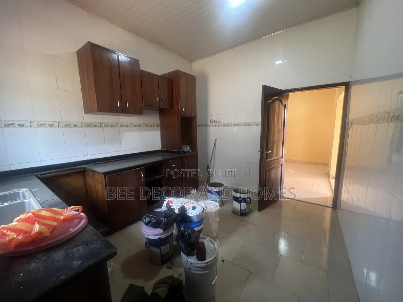 3bdrm House in Bee Decor & Homes, Old Ashomang for sale in Old Ashomang