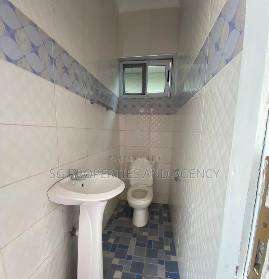 3bdrm House in Batsonaa, Spintex for rent in Spintex