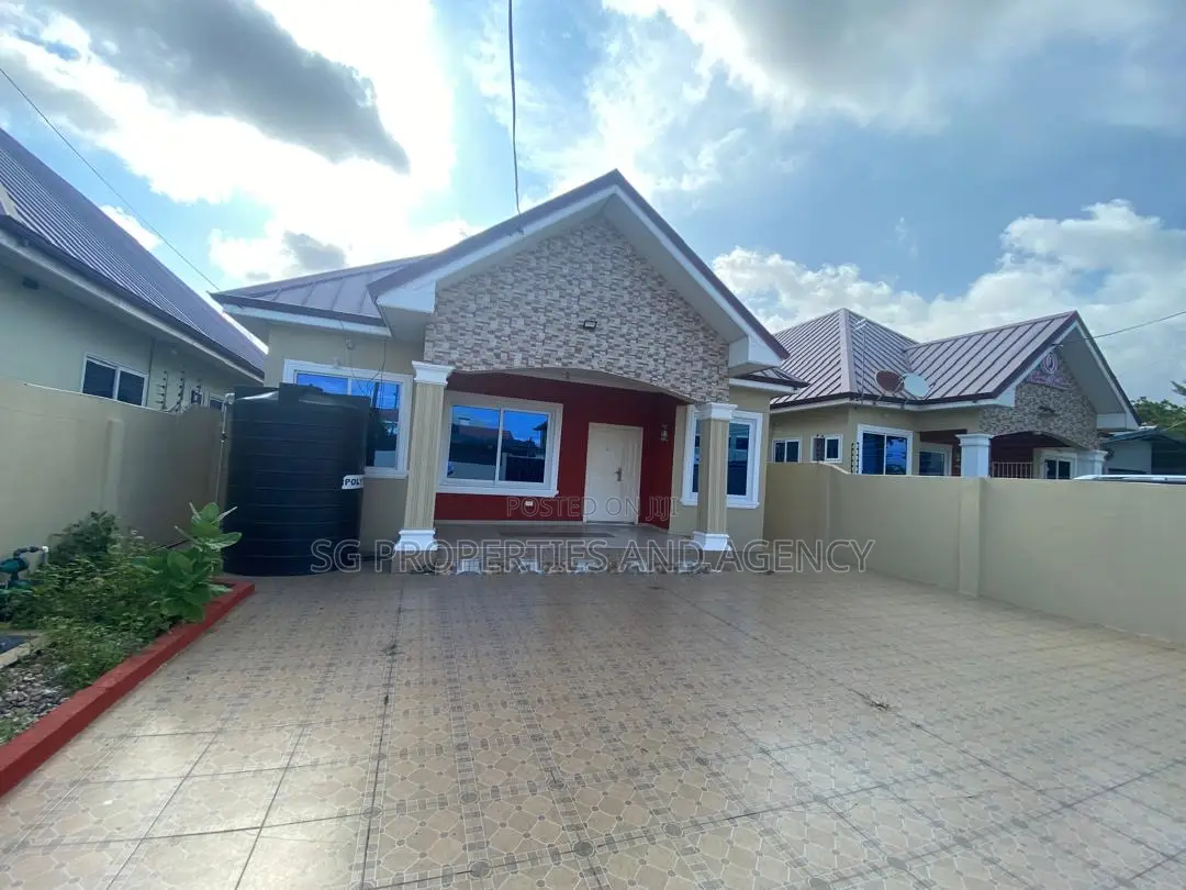 3bdrm House in Batsonaa, Spintex for rent in Spintex