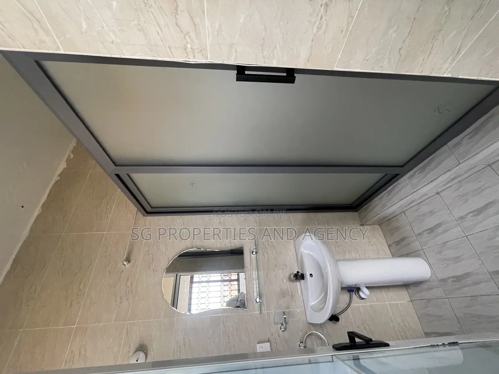 3bdrm Apartment in Batsonaa, Spintex for rent in Spintex