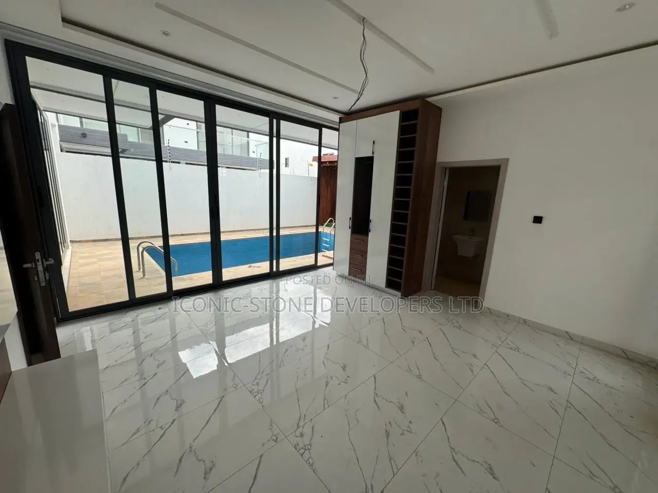 4bdrm House in Adenta for sale in Adenta