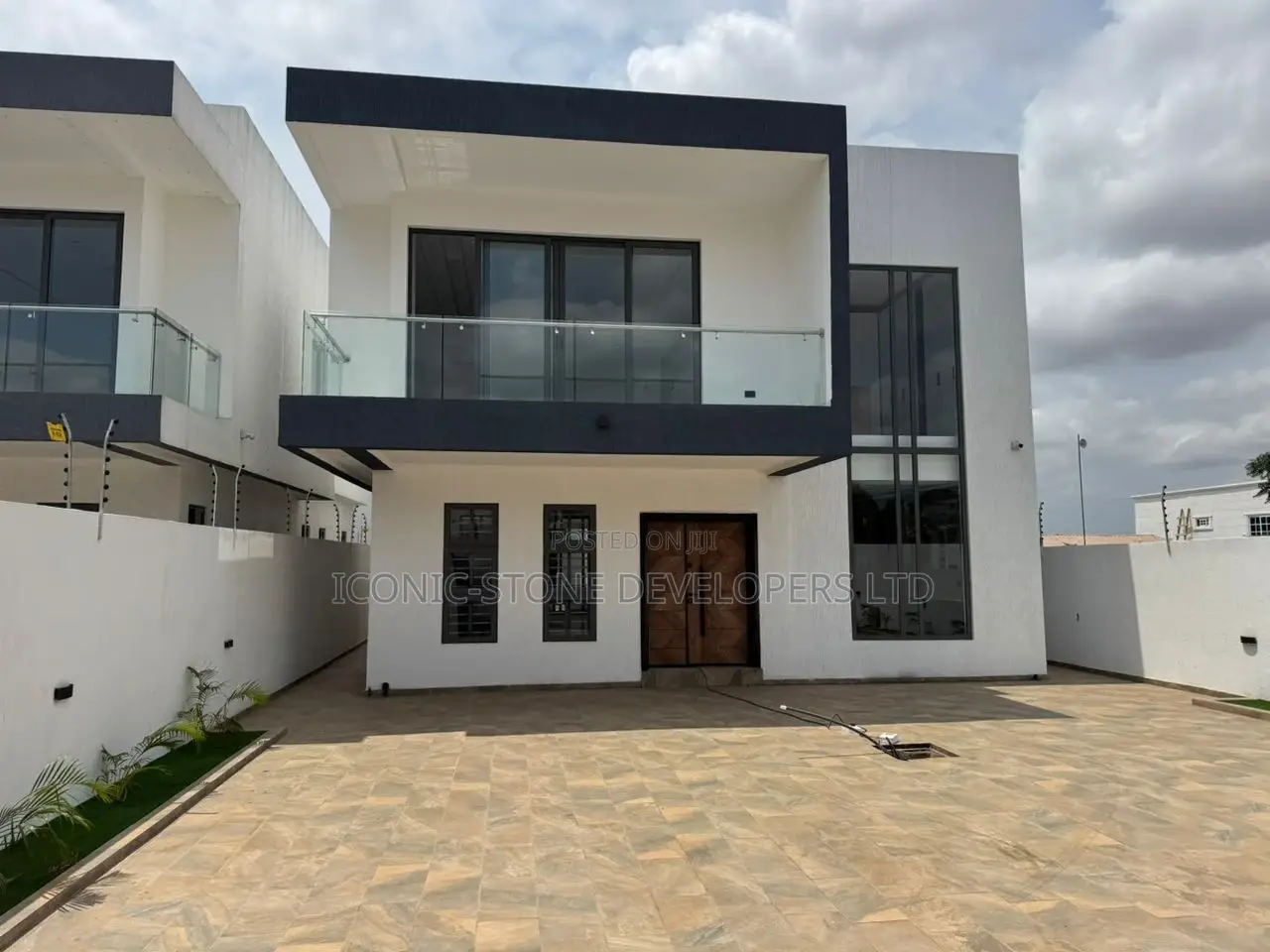 4bdrm House in Adenta for sale in Adenta