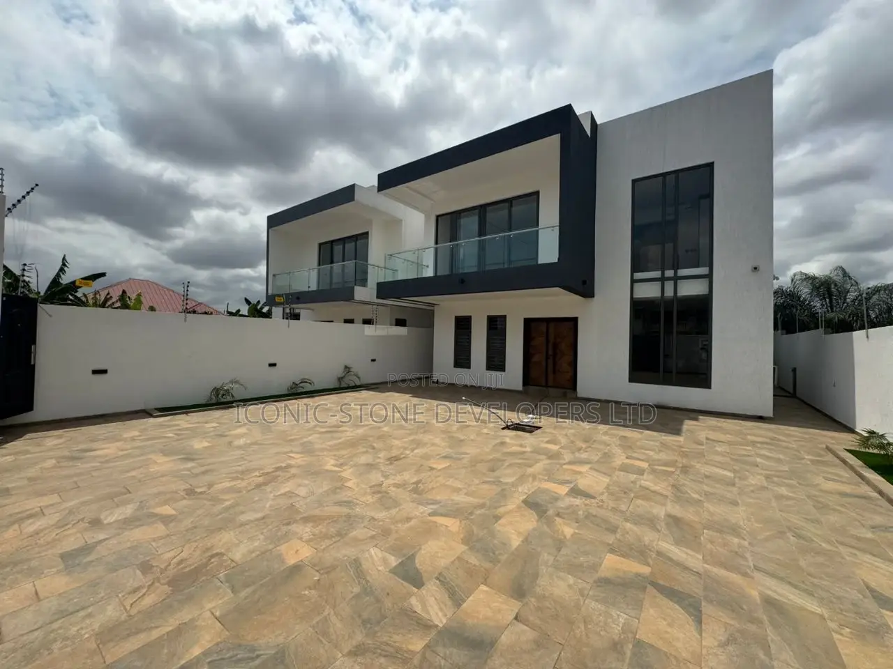 4bdrm House in Adenta for sale in Adenta