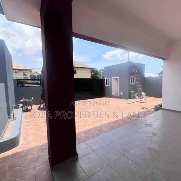 3bdrm House in Ashaley Botwe -, Lake Side Estate for sale in Lake Side Estate