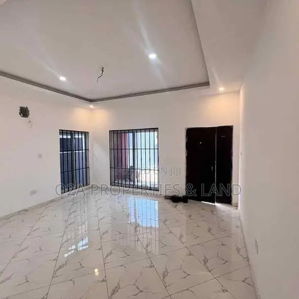 3bdrm House in Ashaley Botwe -, Lake Side Estate for sale in Lake Side Estate