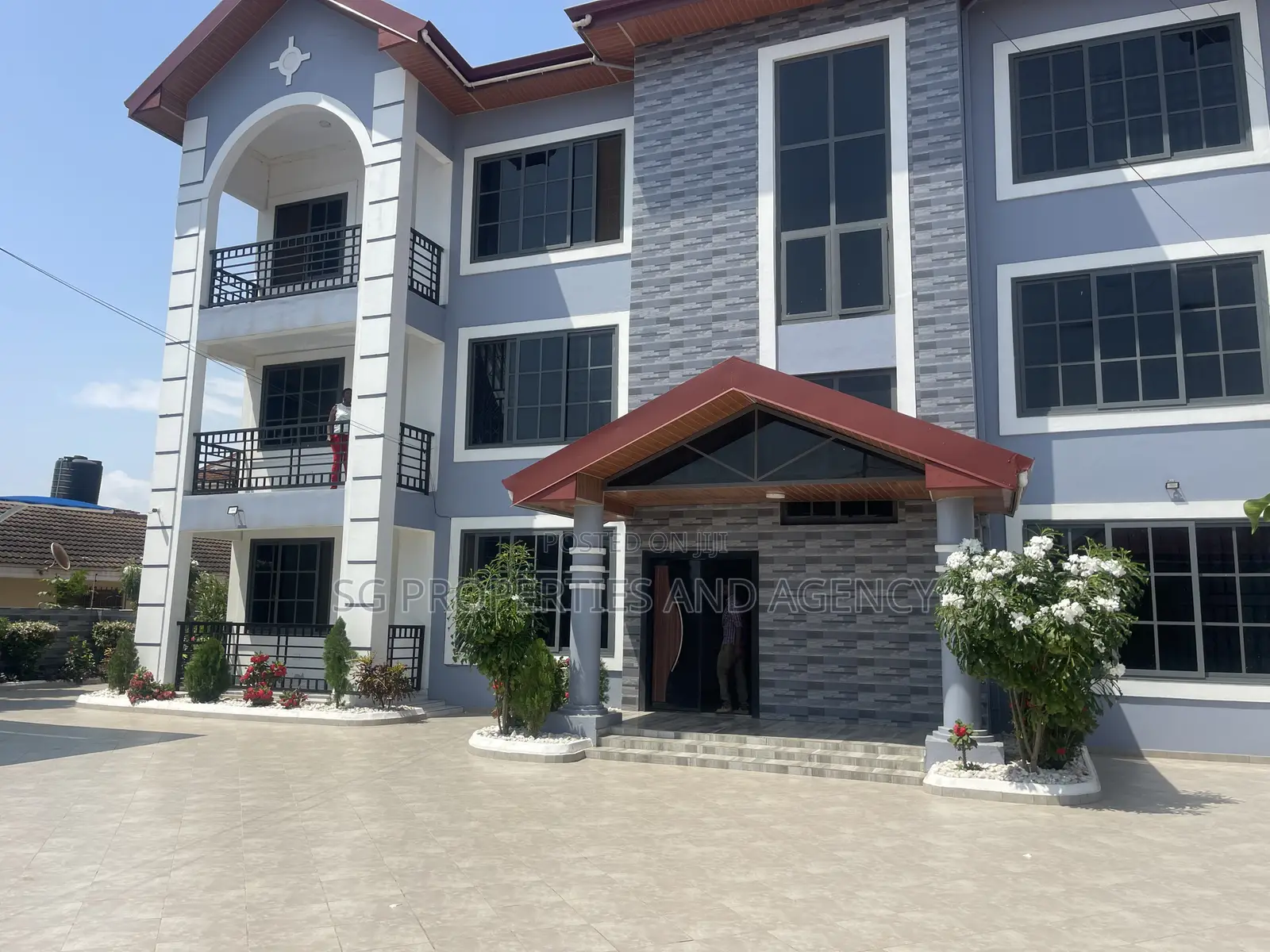 2bdrm Apartment in Batsonaa, Spintex for rent in Spintex