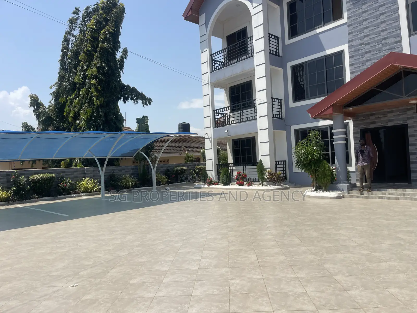 2bdrm Apartment in Batsonaa, Spintex for rent in Spintex