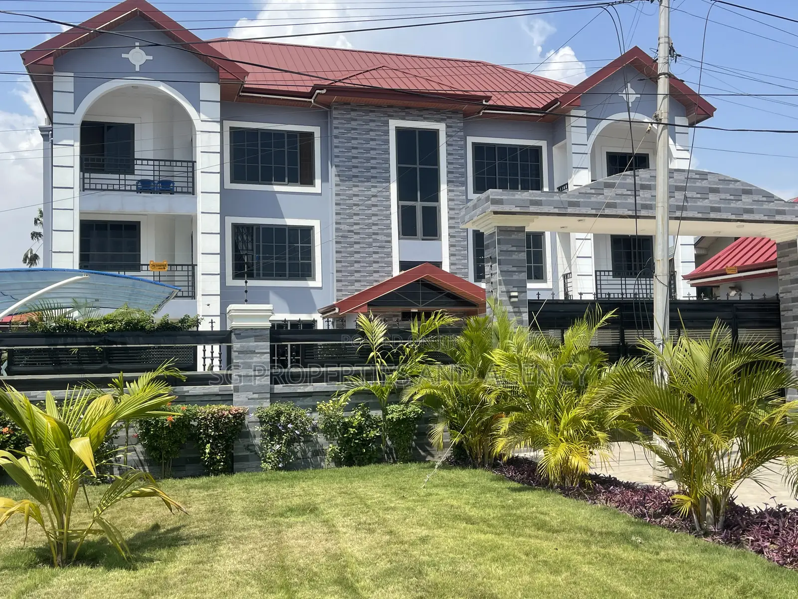 2bdrm Apartment in Batsonaa, Spintex for rent in Spintex