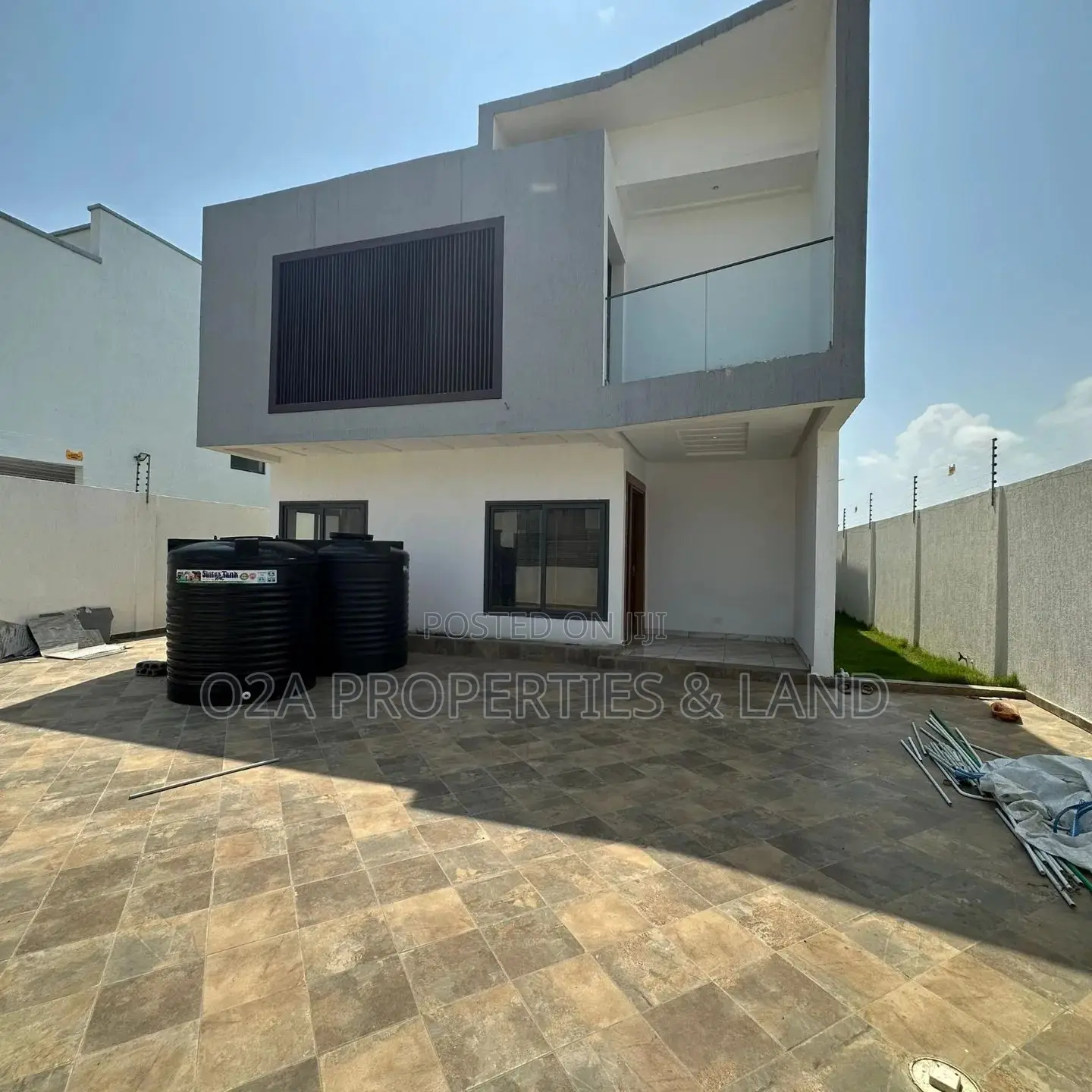 4bdrm House in East Airport for sale in Airport Residential Area