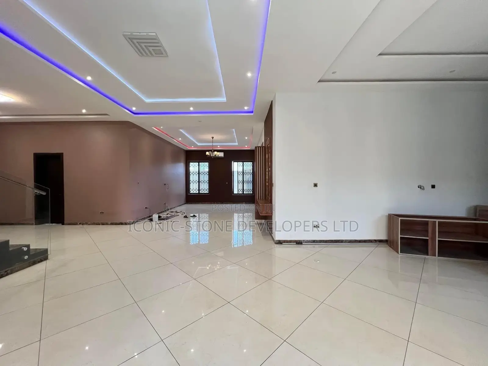 5bdrm House in East Airport for sale in Airport Residential Area