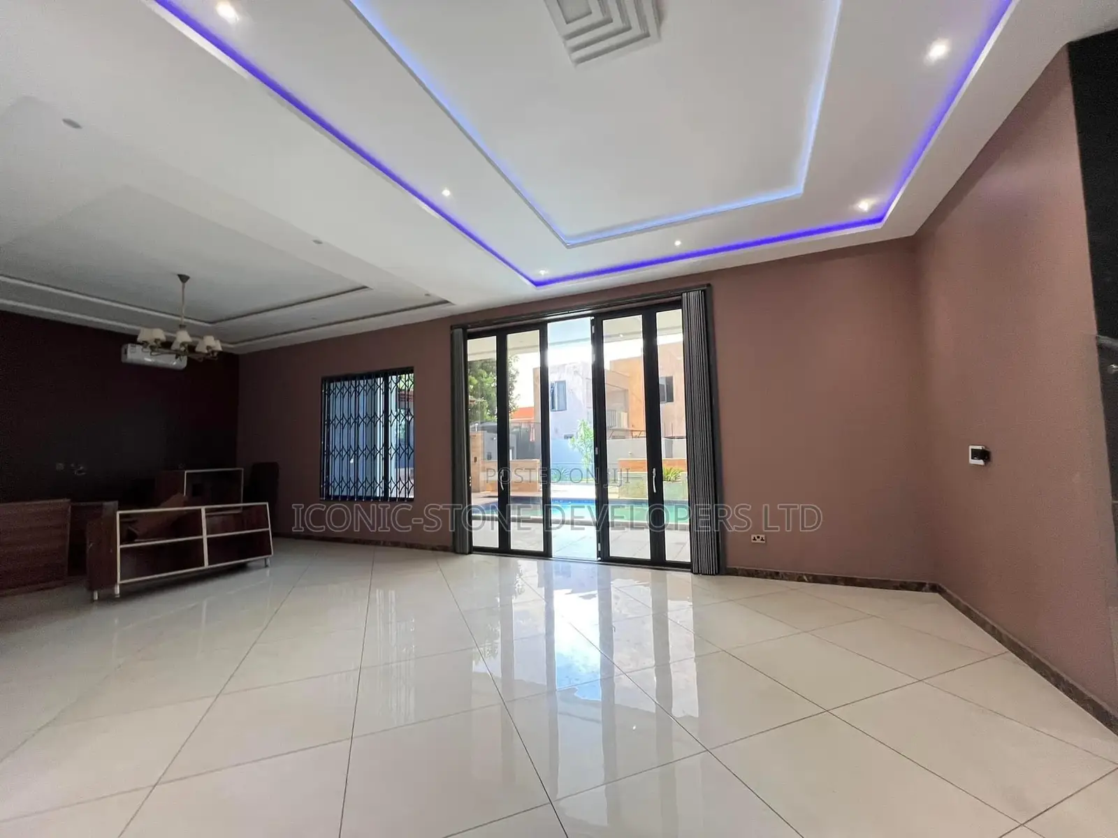 5bdrm House in East Airport for sale in Airport Residential Area