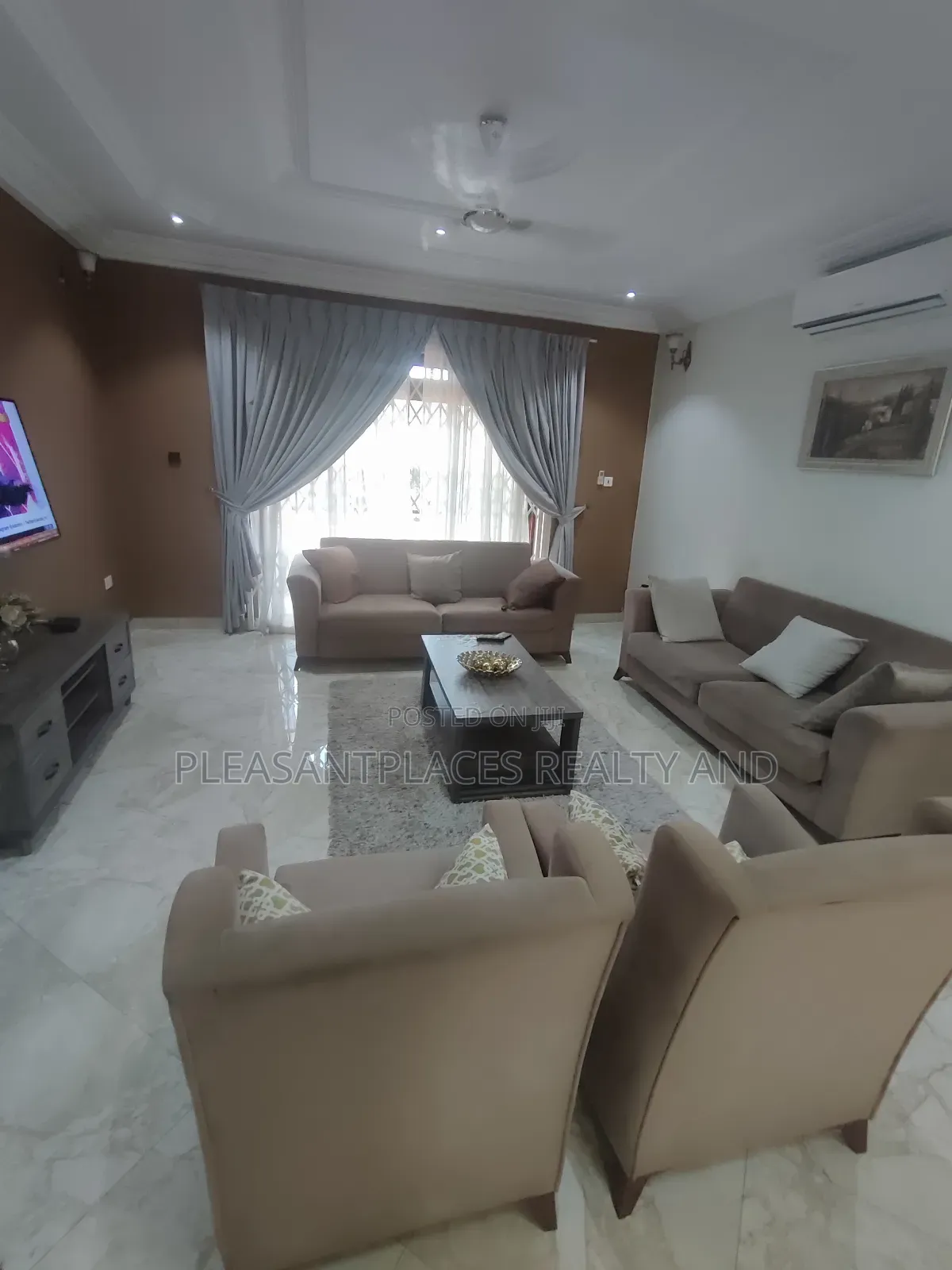 Furnished 3bdrm Apartment in Pleasantplaces, East Legon for rent in East Legon