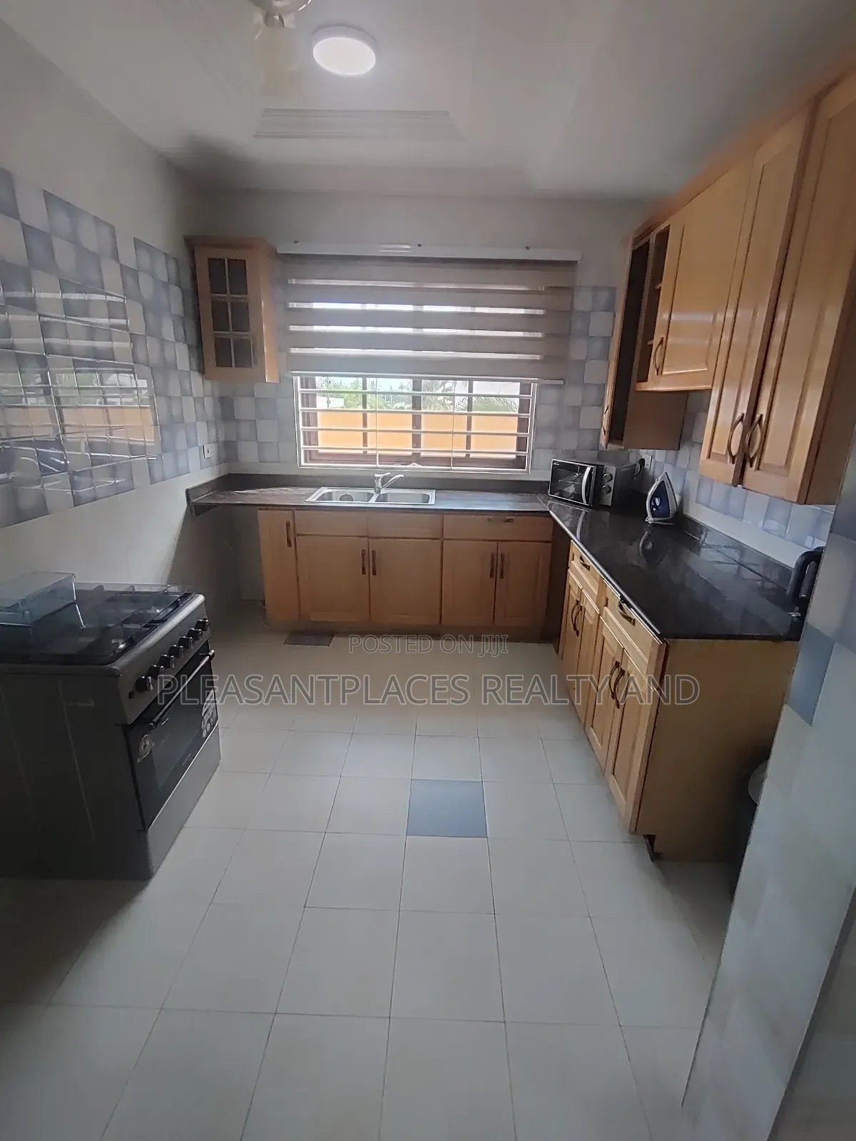 Furnished 3bdrm Apartment in Pleasantplaces, East Legon for rent in East Legon