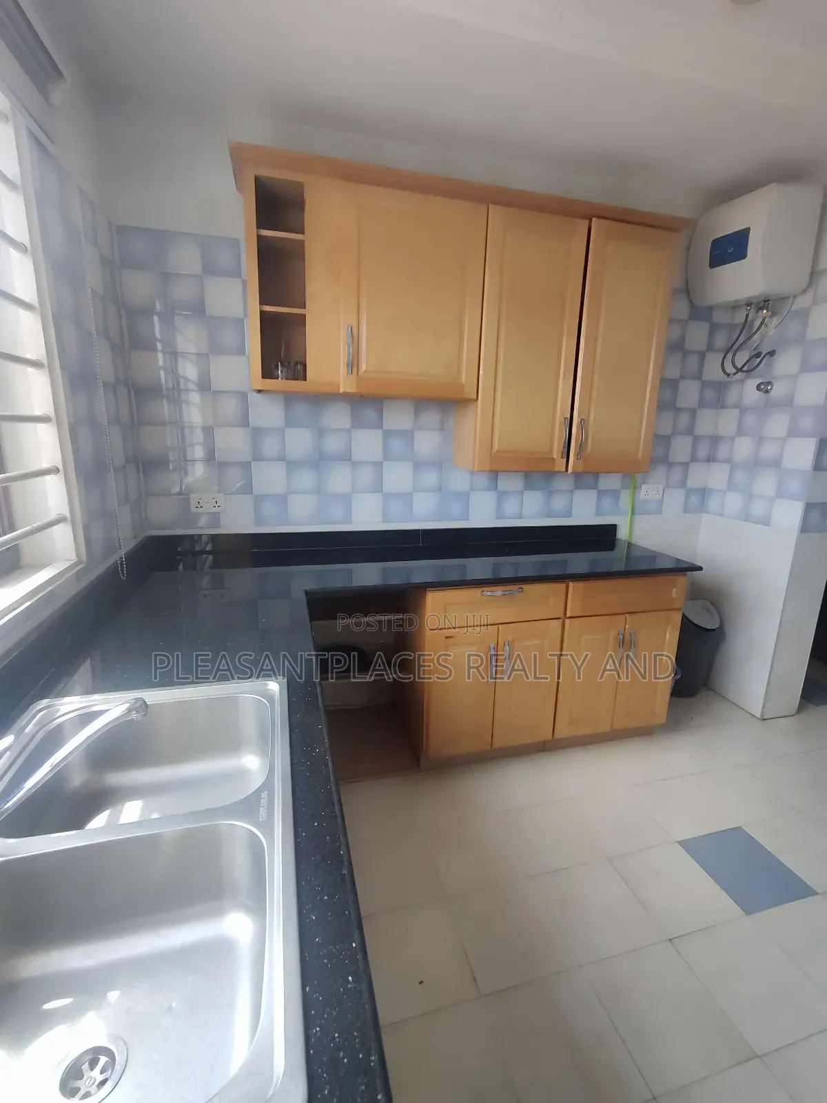 Furnished 3bdrm Apartment in Pleasantplaces, East Legon for rent in East Legon