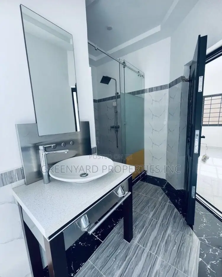 3bdrm House in Lakeside, Ashaley Botwe for sale in Ashaley Botwe