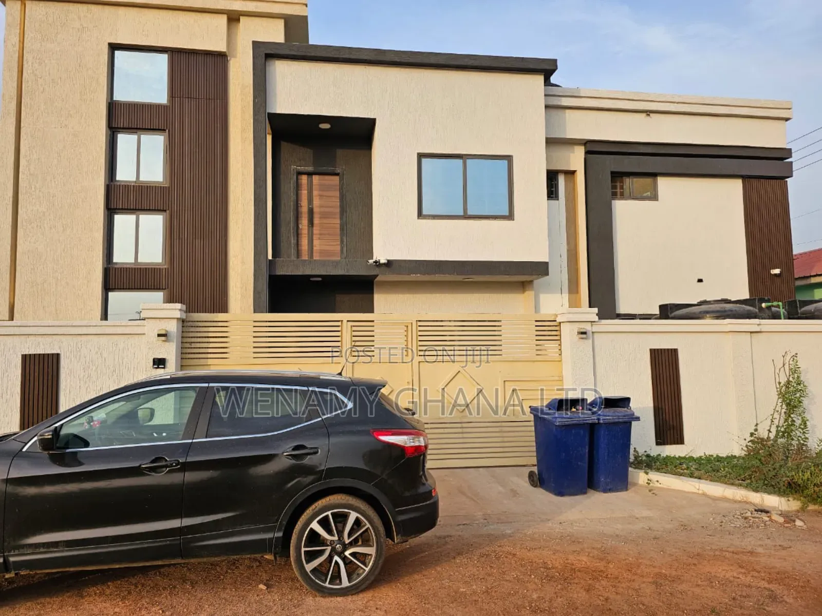 8bdrm Duplex in Devtraco, Tema Metropolitan for sale in Tema Metropolitan
