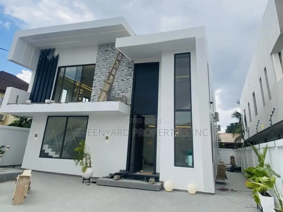 5bdrm House in Little Roses, Ashaley Botwe for sale in Ashaley Botwe