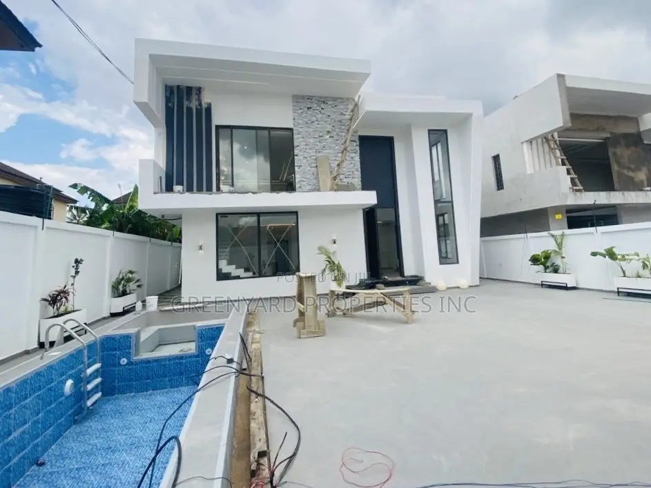 5bdrm House in Little Roses, Ashaley Botwe for sale in Ashaley Botwe