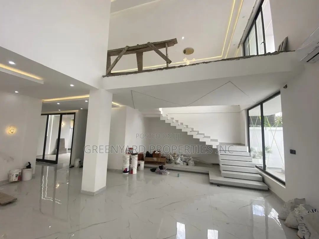 5bdrm House in Little Roses, Ashaley Botwe for sale in Ashaley Botwe