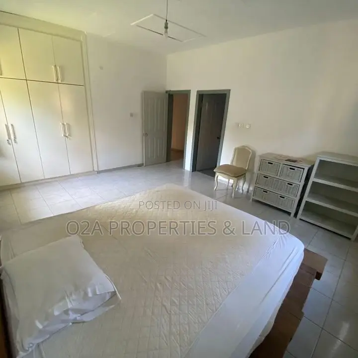 5bdrm House in Regimanuel Spintex, for rent in Airport Residential Area