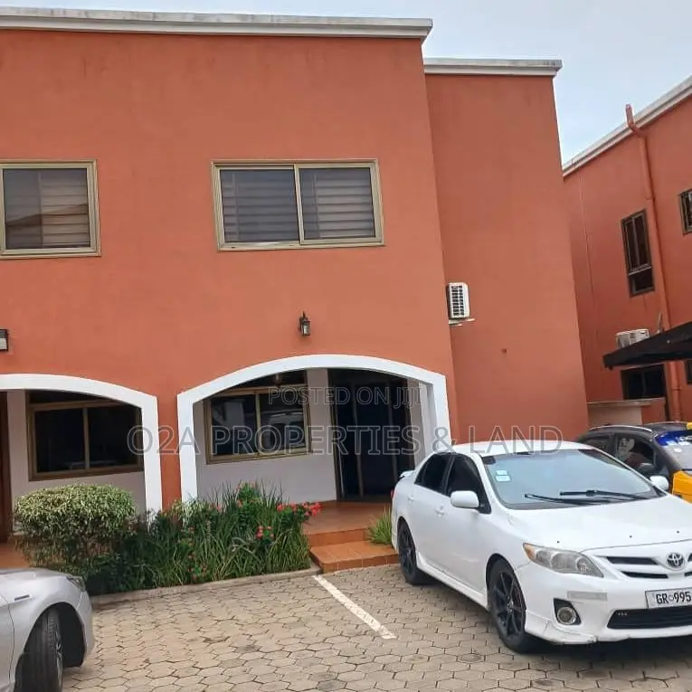 3bdrm Townhouse/Terrace in Cantonment,, US Embassy Area for sale in US Embassy Area
