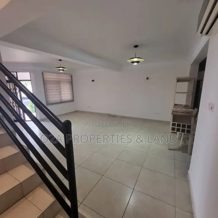 3bdrm Townhouse/Terrace in Cantonment,, US Embassy Area for sale in US Embassy Area