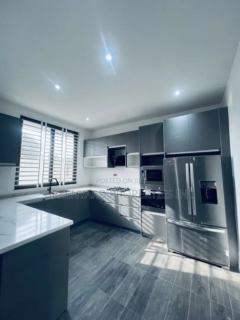5bdrm House in Ashaley Botwe for sale in Ashaley Botwe