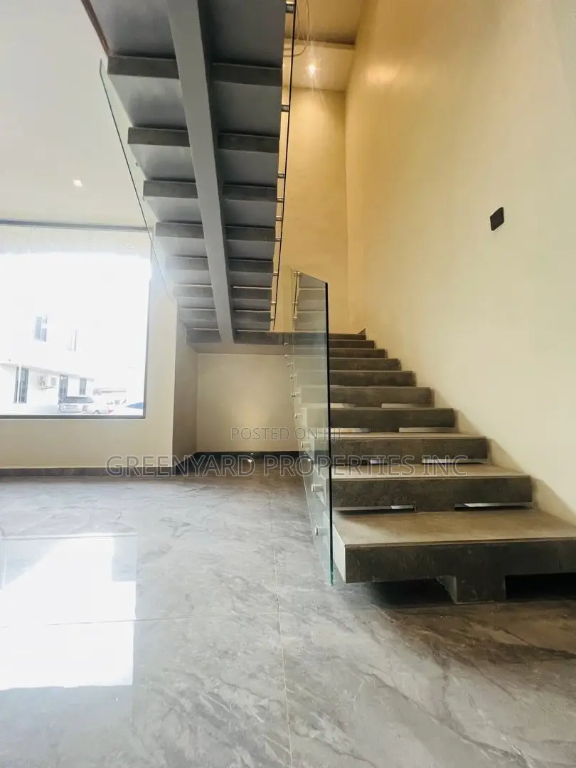 5bdrm House in Ashaley Botwe for sale in Ashaley Botwe
