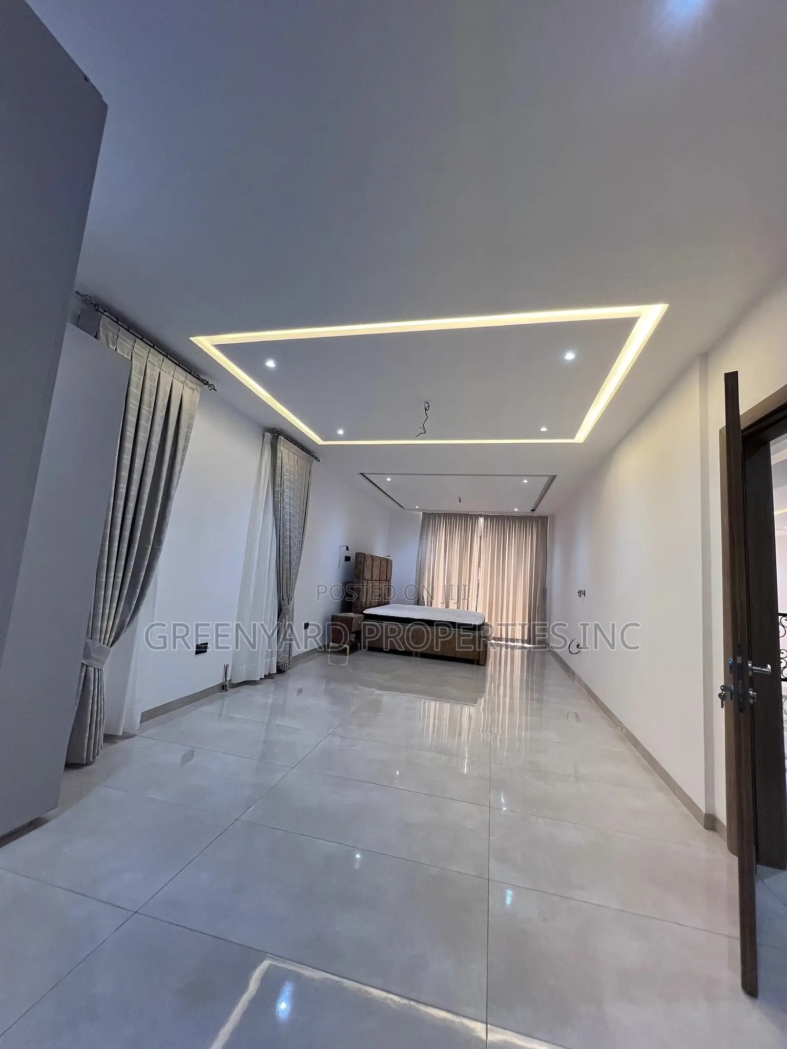 5bdrm Mansion in Ashaley Botwe for sale in Ashaley Botwe
