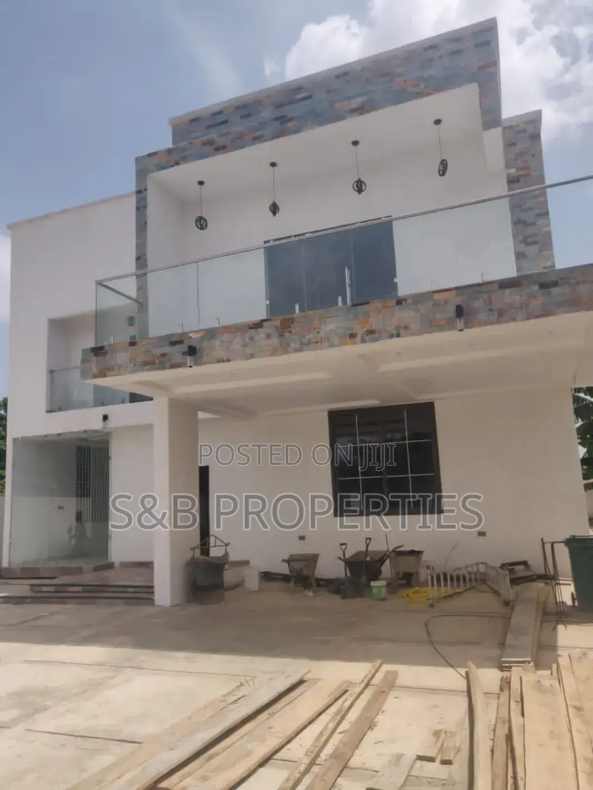 5bdrm House in Ashomang Estate for sale in Ashomang Estate