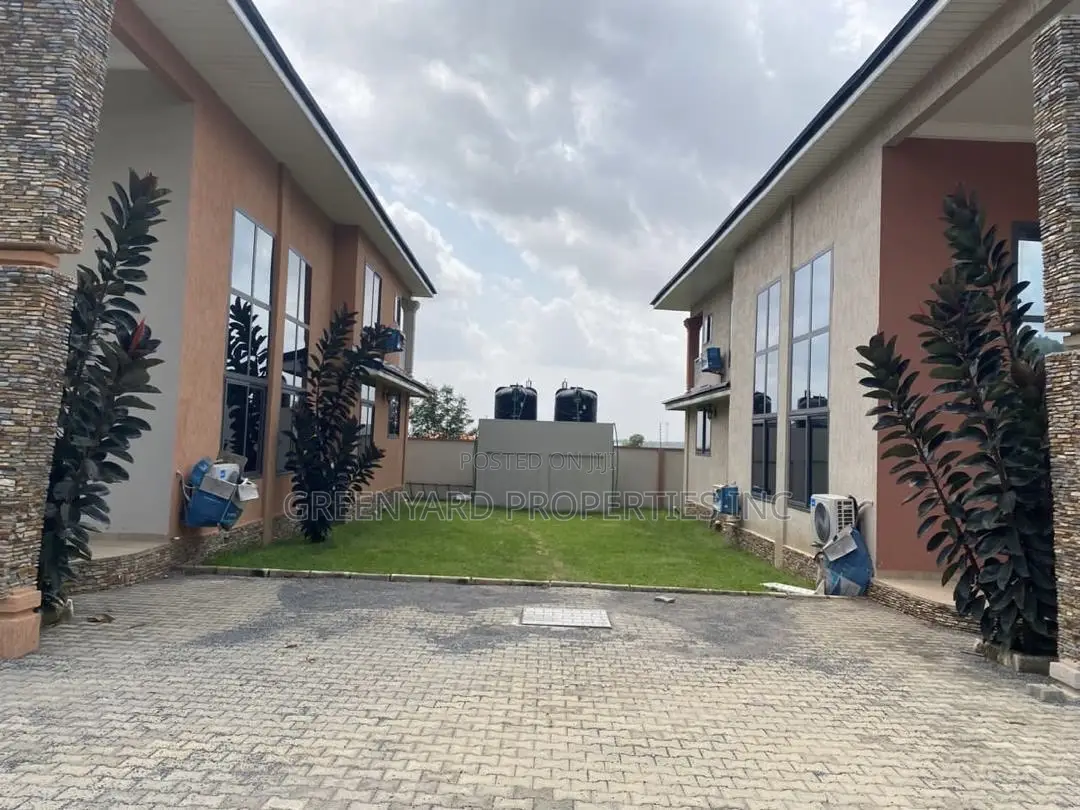 5bdrm House in Ayi Mensah, Oyarifa for sale in Oyarifa