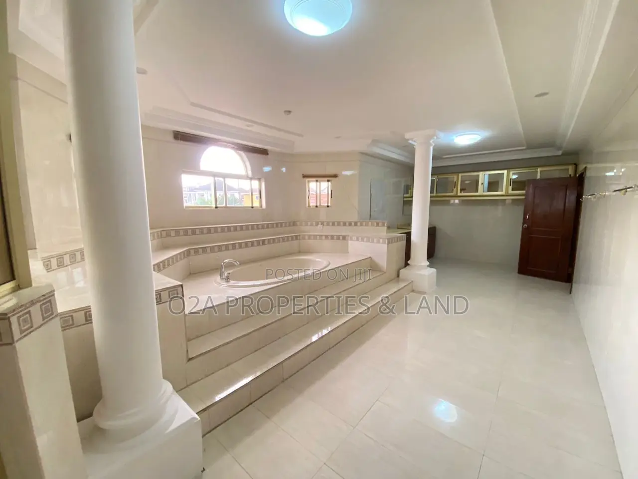 5bdrm House in East Legon Trasacco, American House for rent in American House