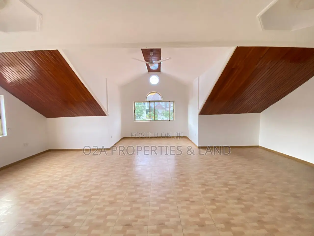 5bdrm House in East Legon Trasacco, American House for rent in American House
