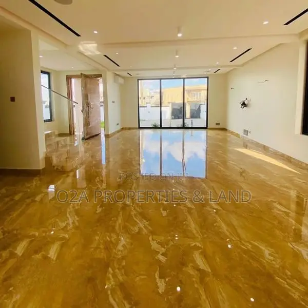 4bdrm House in East Airport for sale in Airport Residential Area