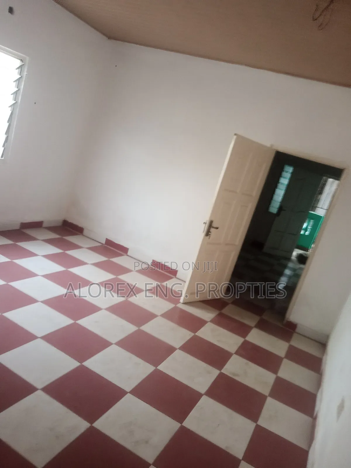 1bdrm Apartment in Chamber Self, Danfa for rent in Danfa