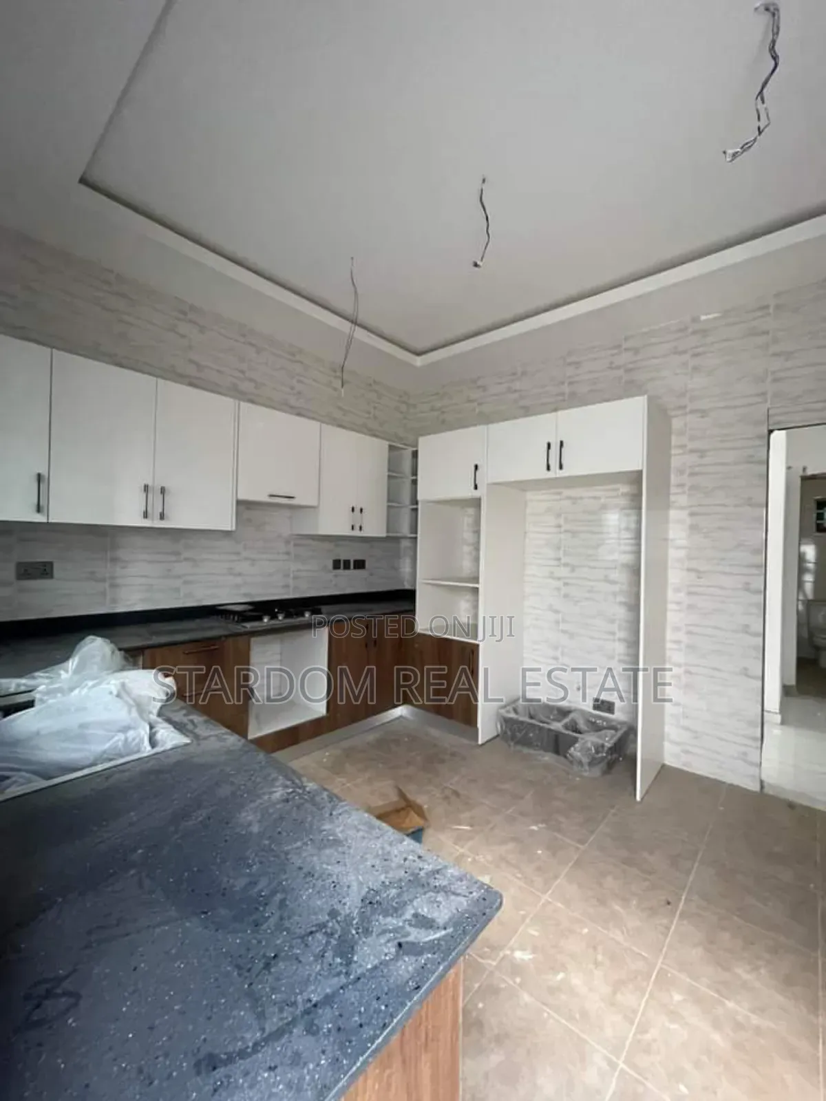 3bdrm Duplex in Com18, Spintex for sale in Spintex