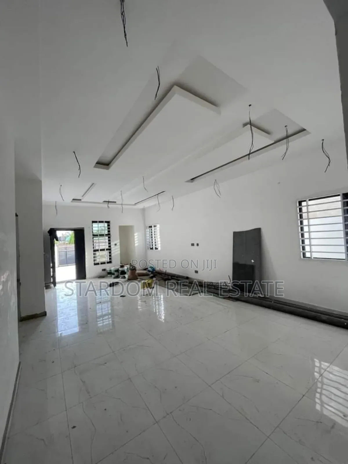 3bdrm Duplex in Com18, Spintex for sale in Spintex