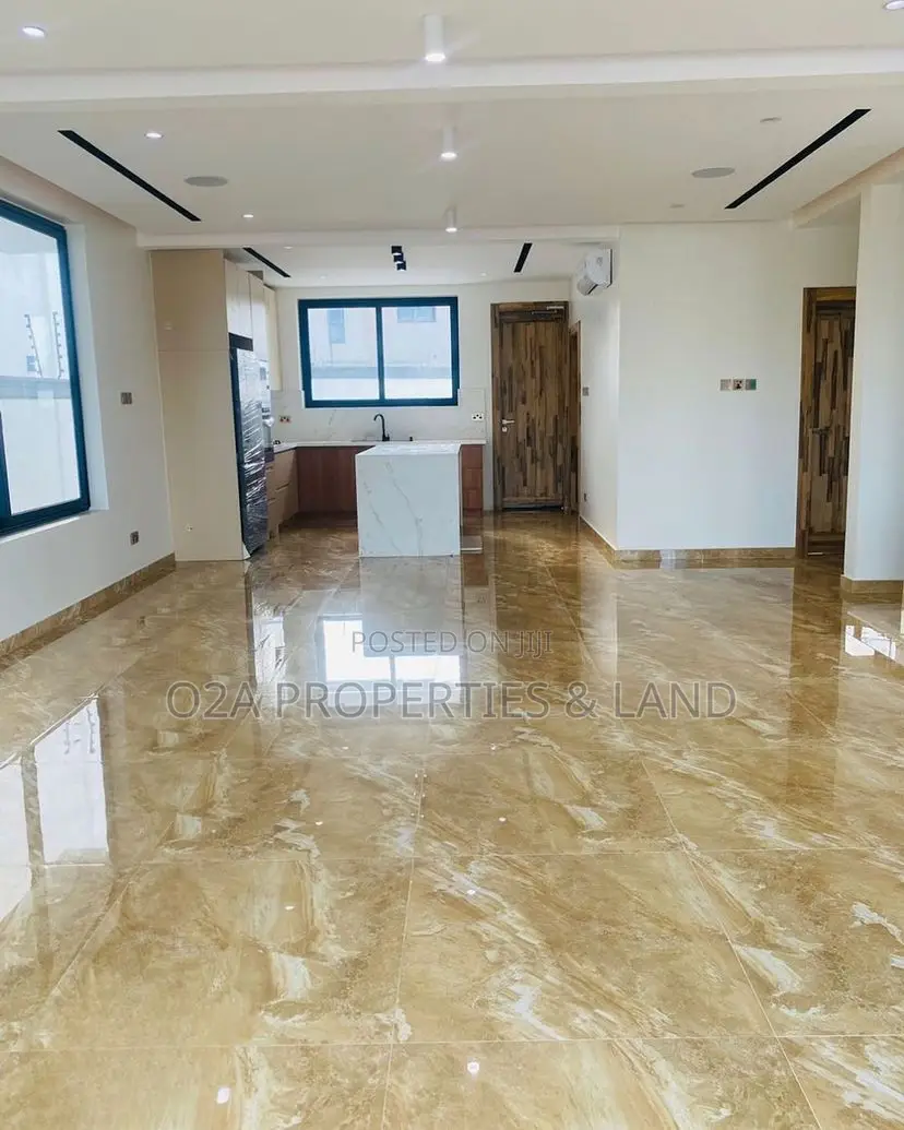 4bdrm House in East Airport for sale in Airport Residential Area