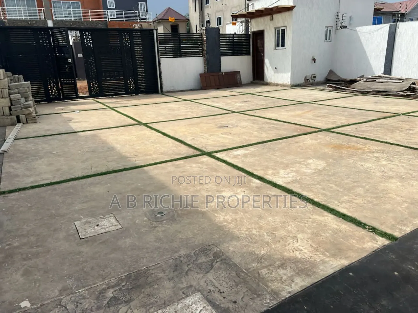 4bdrm Penthouse in Ab Richie Properties, East Legon for sale in East Legon
