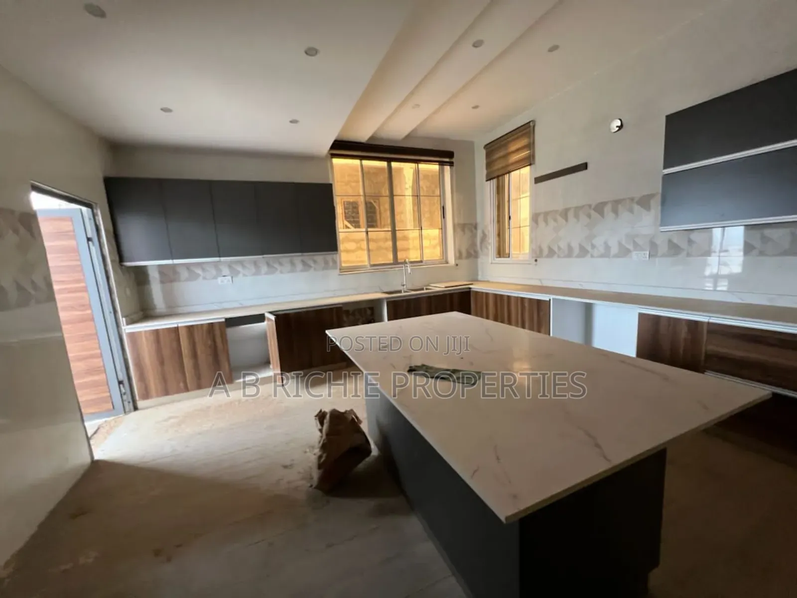 4bdrm Penthouse in Ab Richie Properties, East Legon for sale in East Legon