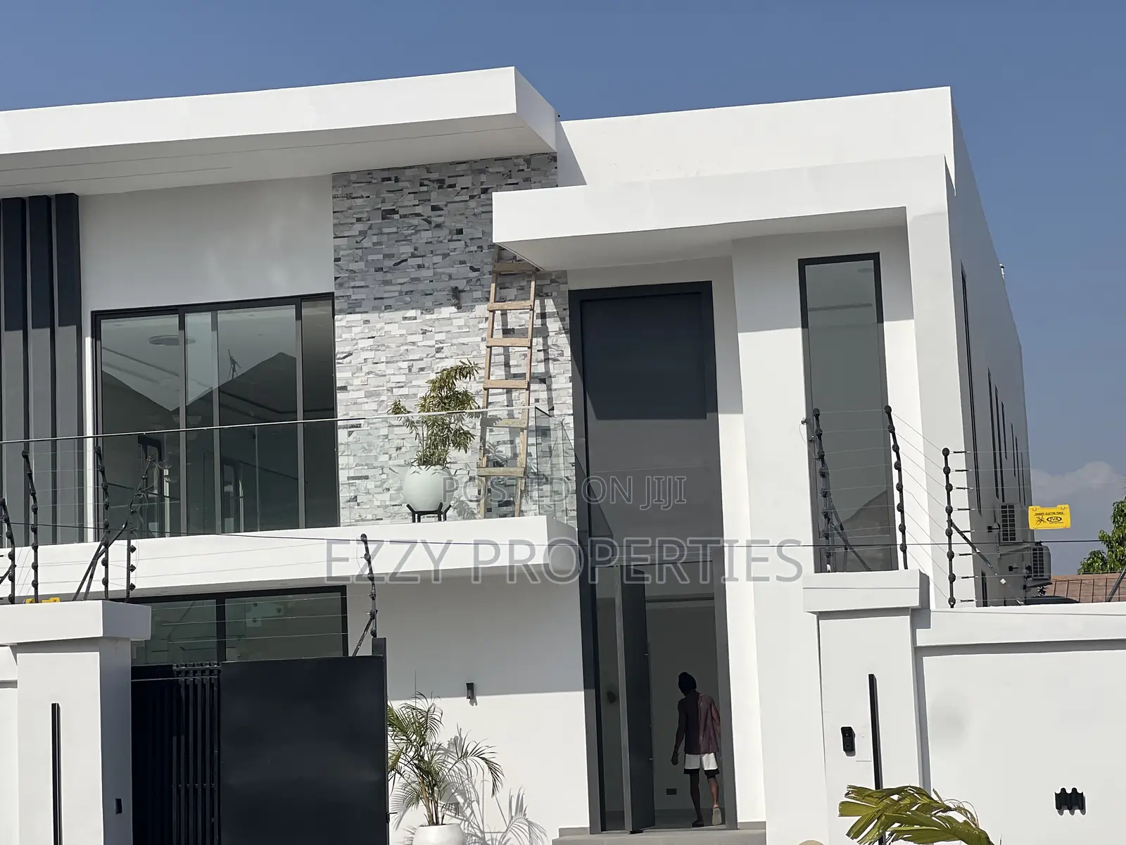 4bdrm Duplex in Botwe Little Roses for sale in Ashaley Botwe