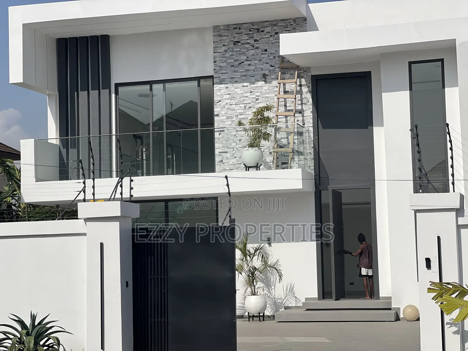 4bdrm Duplex in Botwe Little Roses for sale in Ashaley Botwe